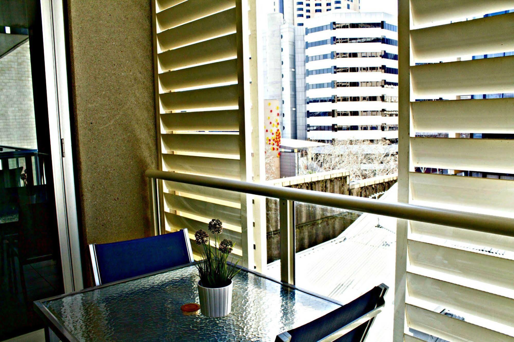 Adelaide Dress Circle Apartments - North Terrace Exterior foto
